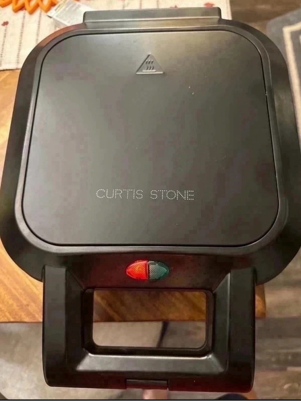 Curtis Stone Black Electric 9” Pie Maker